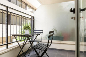 Classic 1BR in City Center near Beach by FeelHome